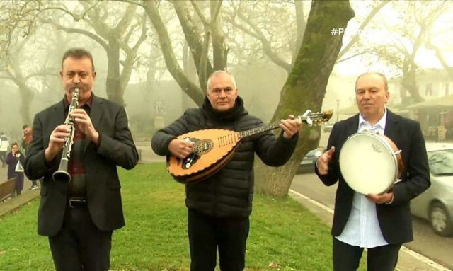 Ιωάννινα: Οι μουσικοί πρεσβευτές της Δερόπολης και το ξέφρενο χριστουγεννιάτικο γλέντι με τα κλαρίνα