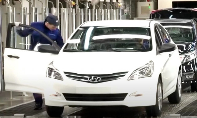 Για πόσο λέτε ότι πούλησε η Hyundai το εργοστάσιό της στη Ρωσία;