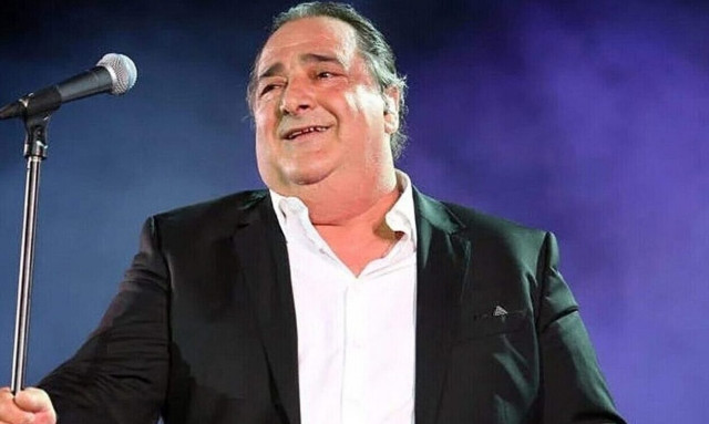 Βασίλης Καρράς: Σε λαϊκό προσκύνημα η σορός του στη Θεσσαλονίκη, αύριο η κηδεία του στο Κοκκινοχώρι