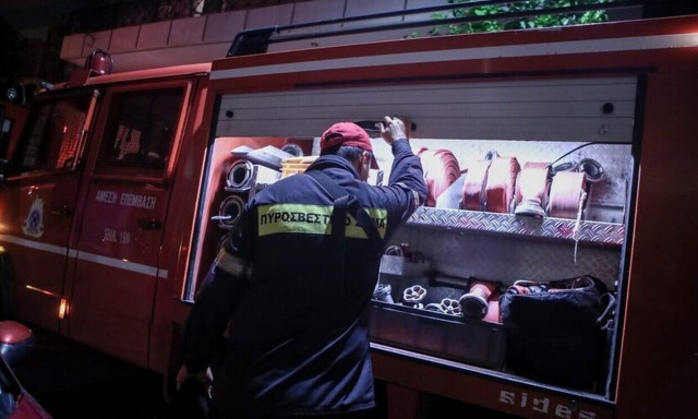 Σαλαμίνα: Ένας νεκρός από φωτιά σε σπίτι τα ξημερώματα