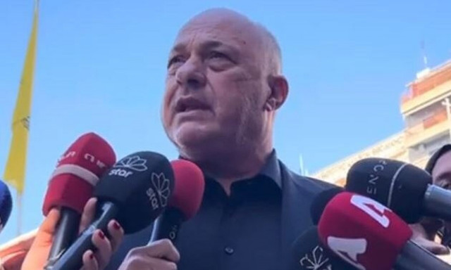 Αχιλλέας Μπέος για Βασίλη Καρρά: «Δεν έφυγε, εδώ είναι - Όλη η Ελλάδα ακούει τα τραγούδια του»