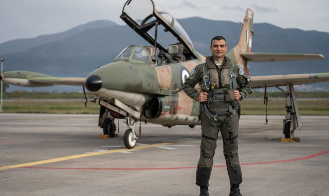 Καλαμάτα - Συντριβή αεροσκάφους: Θρήνος για τον επισμηναγό - Η σύμπτωση - Η ανακοίνωση του ΓΕΑ