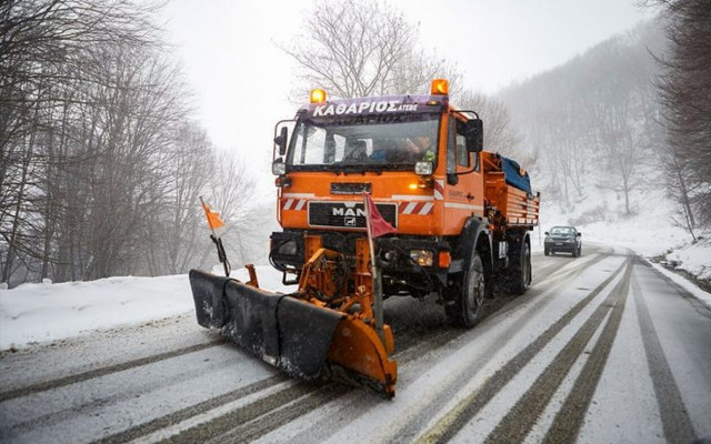 Σε κατάσταση ετοιμότητας οι εταιρείες μηχανημάτων έργου για ενδεχόμενο χιονιά