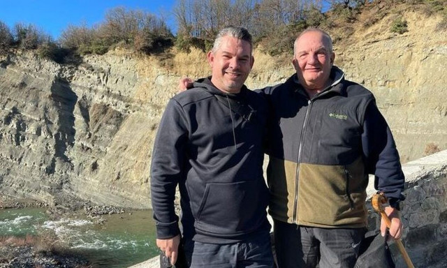 Κώστας Καραμανλής: Χριστούγεννα στην Πίνδο μαζί με την οικογένειά του