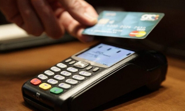 Ελεύθεροι επαγγελματίες: Χρήση POS και πληρωμές με IRIS με το νέο έτος