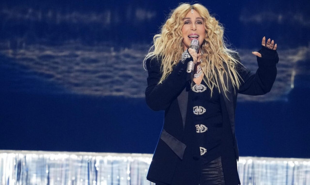 Σερ: Ζητά την επιμέλεια του 47χρονου γιου της για να τον σώσει από τα ναρκωτικά