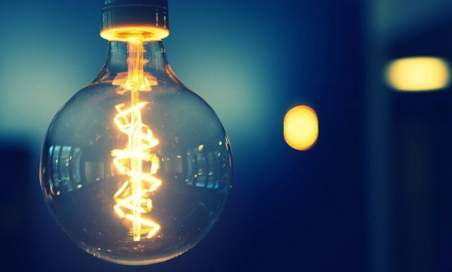 Τι προσφέρουν οι πάροχοι για τα μπλε τιμολόγια ρεύματος