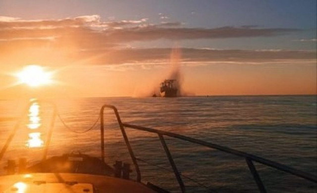 Ελληνικό το πλοίο που χτυπήθηκε από νάρκη στη Μαύρη Θάλασσα – Δύο Έλληνες ελαφρά τραυματίες