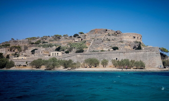 Σπιναλόγκα: Υπογράφηκε η μελέτη φωτισμού για την ανάδειξη του μνημείου