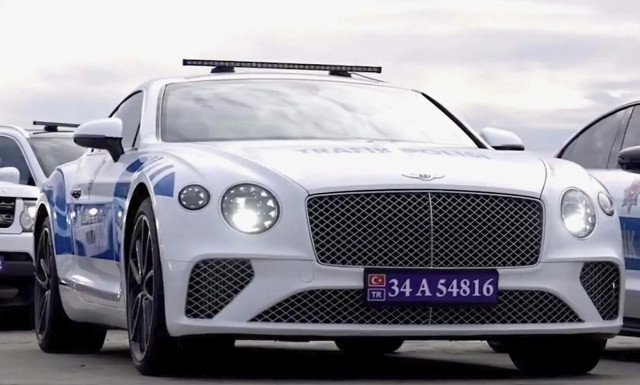 Με Ferrari και Bentley η τουρκική αστυνομία