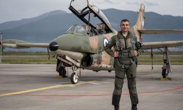 Επαμεινώνδας Κωστέας: Στη Μάνη το τελευταίο «αντίο» - Του απονεμήθηκε ο βαθμός του Αντιπτέραρχου