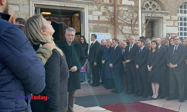 Θεσσαλονίκη - Συγκλονίζει η μητέρα του αστυνομικού: «Βαστάω εγώ, είμαι η μάνα του “Λύγγε”»