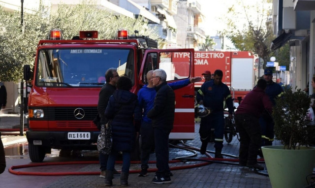 Φωτιά στα Βριλήσσια - Επί τόπου η Πυροσβεστική