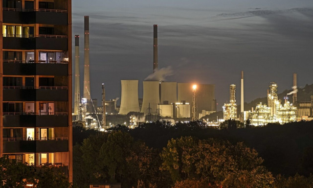 Γιατί στην Ελλάδα η χονδρική αγορά του ρεύματος είναι πιο ακριβή σε σχέση με τον μέσο όρο της Ε.Ε;