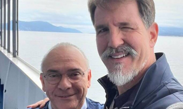 Παύλος: Πρωτοχρονιά στην Ελλάδα - Ταξίδεψε με πλοίο από την Ιταλία (εικόνες)