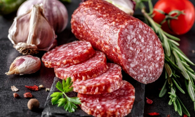 Επεξεργασμένο κρέας & καρκίνος εντέρου: Τι δείχνουν οι μελέτες