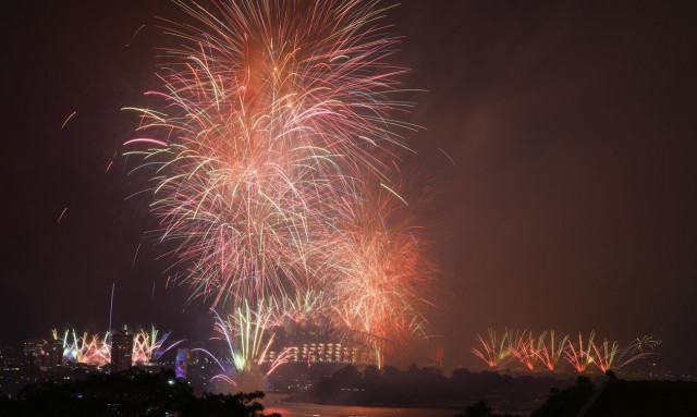 Πρωτοχρονιά: Η λαμπερή υποδοχή του 2024 σε όλο τον πλανήτη μέσα από εντυπωσιακές εικόνες