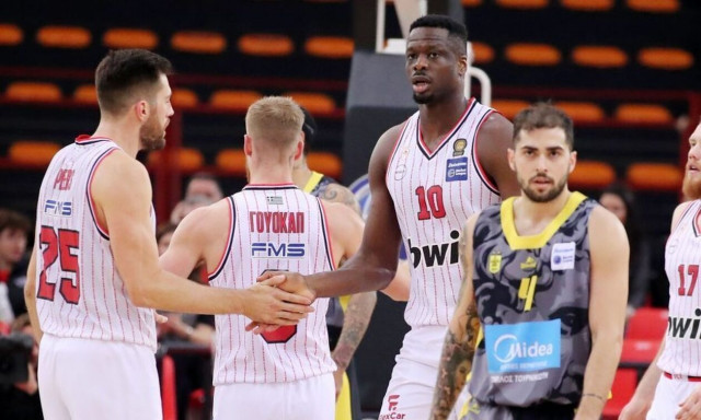 Basket League: Τα βρήκε σκούρα ο Ολυμπιακός απέναντι στον μισό Άρη, αλλά τον λύγισε στο τέλος