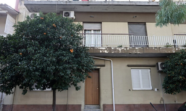 Περιστέρι: Δίωξη για ανθρωποκτονία από πρόθεση στον 35χρονο πατροκτόνο – Τι όπλισε το χέρι του