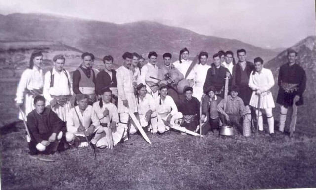 Με «ραγκατζάρια» υποδέχονται το νέο έτος σε χωριά και πόλεις της Ημαθίας