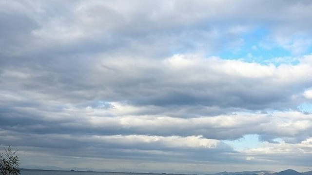 Weather forecast: Clouds with local showers on Wednesday