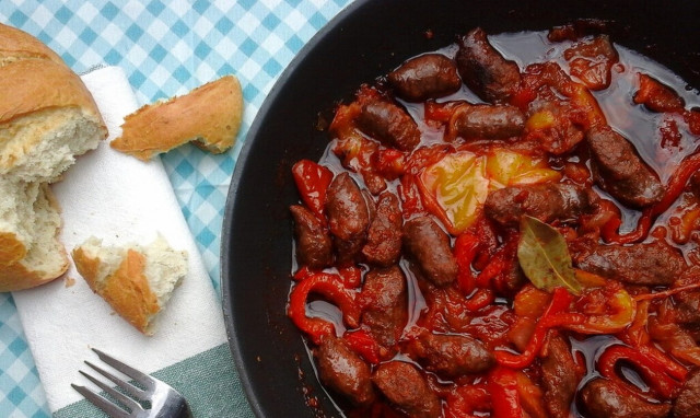 Το σπετσοφάι είναι το αληθινό φαγητό του εργένη