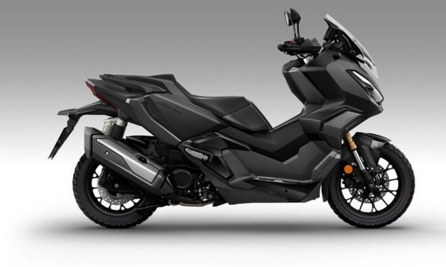 Το Honda Forza 125 προσφέρει άνετες και οικονομικές μετακινήσεις εντός πόλης