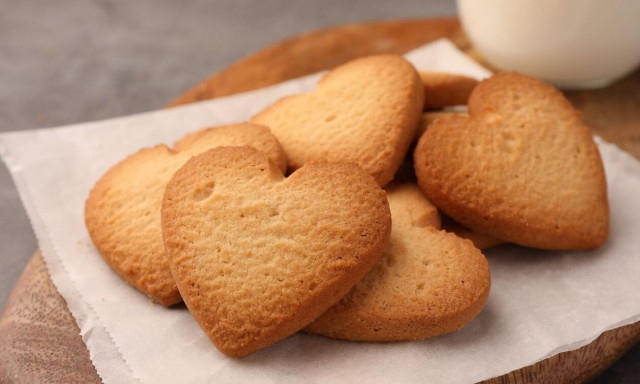 Εύκολη συνταγή για μυρωδάτα μπισκότα βουτύρου