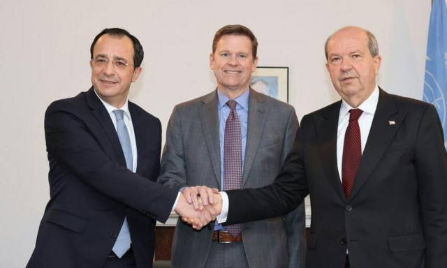 Κυπριακό: Συνάντηση Στιούαρτ με Τατάρ και Χριστοδουλίδη