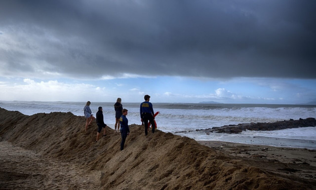 Πλημμύρες και χιόνια πλήττουν τη βορειοδυτική Ευρώπη - Ρεκόρ ψύχους στη Σουηδία με θερμοκρασίες