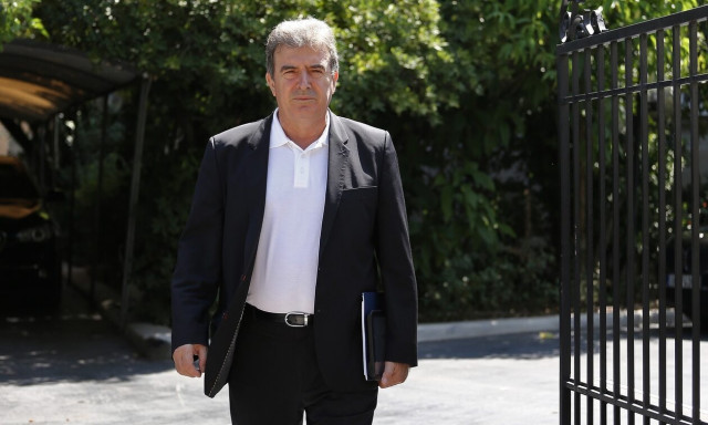 Κατεπείγουσα έρευνα ζητά ο Χρυσοχοΐδης για την αναφορά του ονόματός του σε υπόθεση εμπορίας ανθρώπων