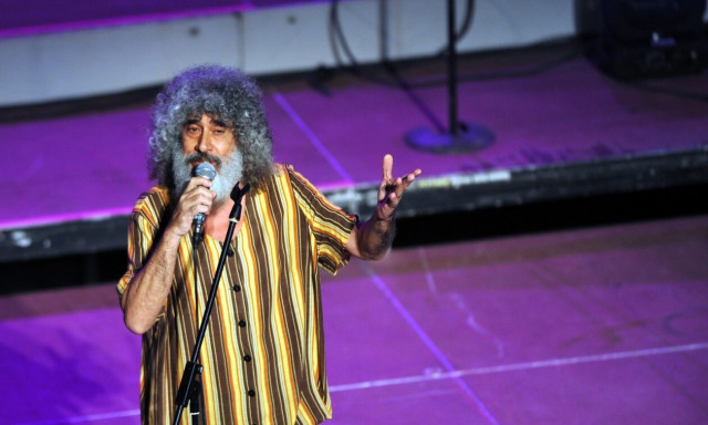 Γιάννης Γιοκαρίνης: «Έχω κενά μνήμης από τη ζωή μου, δεν θυμάμαι πράγματα εξαιτίας του αλκοολισμού»