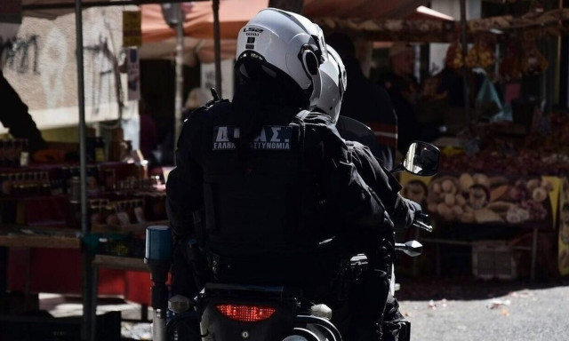 Ανάβυσσος: Κουκουλοφόροι ακινητοποίησαν προγραμματιστή