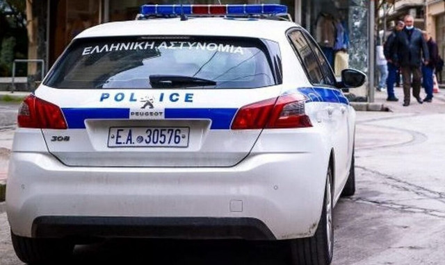 Λάρισα: Mεθυσμένος άνδρας έκανε τον τροχονόμο στο ασανσέρ πολυκατοικίας