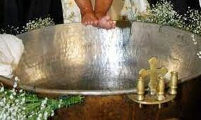 Βάφτιση: Γιατί ο νονός πρέπει να πει τρεις φορές το «Πιστεύω»