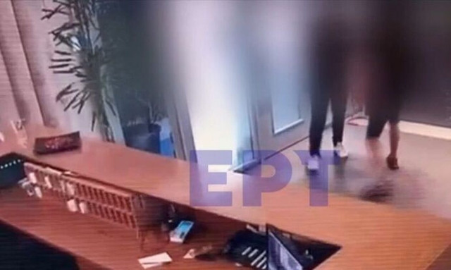 Βίντεο ντοκουμέντο από τον ληστή «Τιραμόλα» σε ξενοδοχείο στο κέντρο της Αθήνας