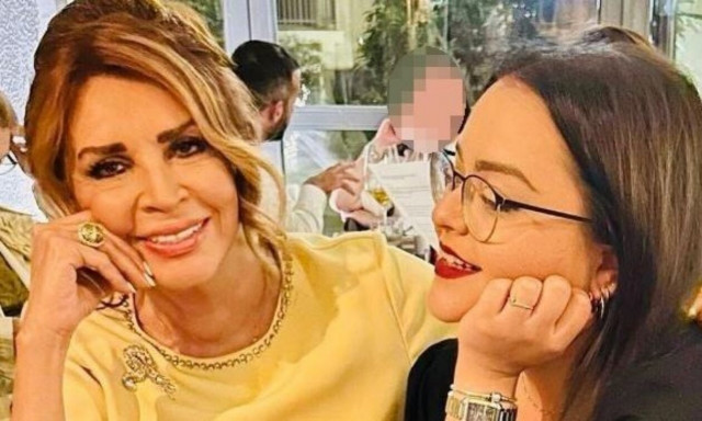 Η Μιμή Ντενίση ποζάρει με την κόρη της - Εντυπωσιακές και οι δύο