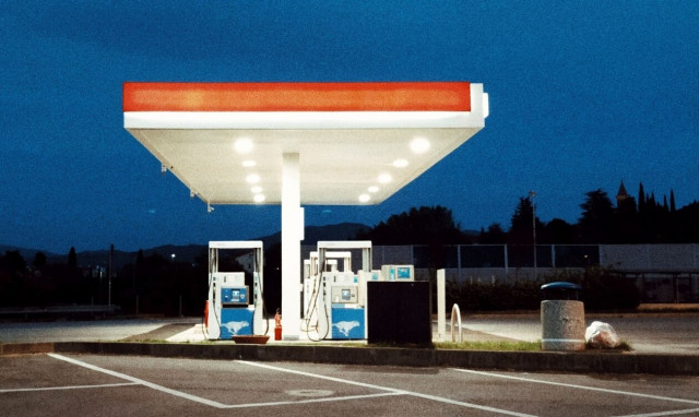 Ισπανία: Ανήλικος λήστεψε βενζινάδικο αλλά φεύγοντας... πλήρωσε το αναψυκτικό που αγόρασε