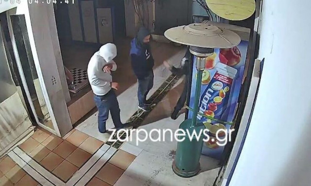 Χανιά: Κουκουλοφόροι βανδάλισαν εστιατόριο για να πάρουν γκοφρέτες και μπύρες