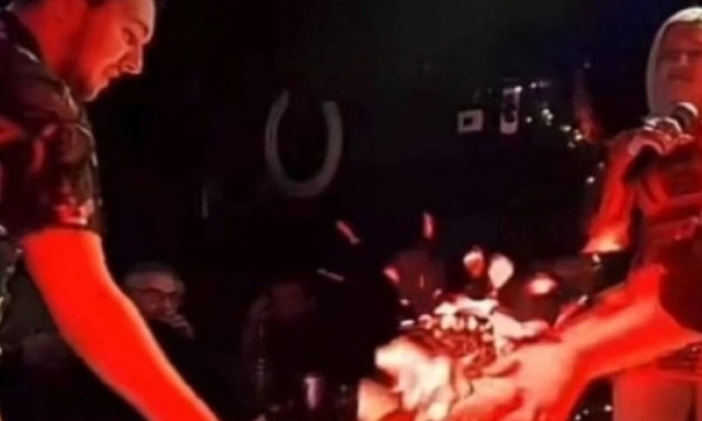 Λάρισα – Απίστευτο σκηνικό στα μπουζούκια: Πελάτης έσπαγε πιάτα με… κάβουρα