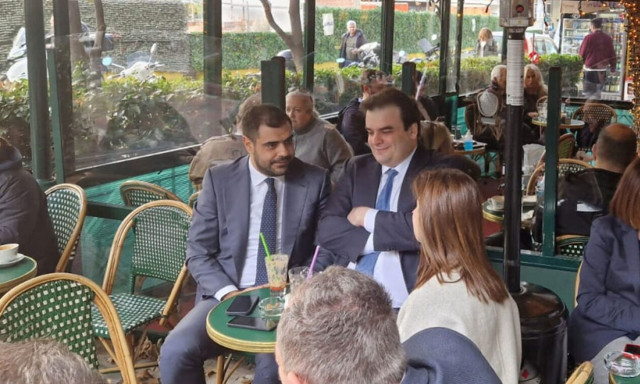 Θεοφάνεια: Μαρινάκης και Πιερρακάκης πήγαν για καφέ στο Κολωνάκι μετά τη λειτουργία