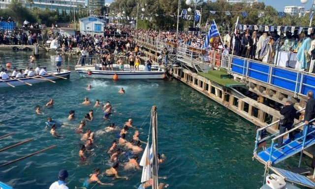 Η Κύπρος γιορτάζει με λαμπρότητα τα Θεοφάνεια