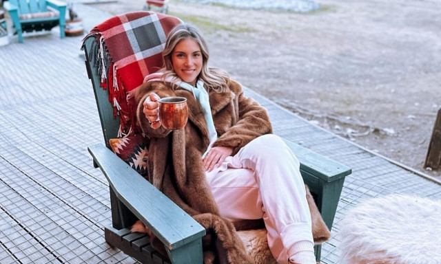 Τα looks της Αθηνάς Οικονομάκου στην επαρχία και τα quiz