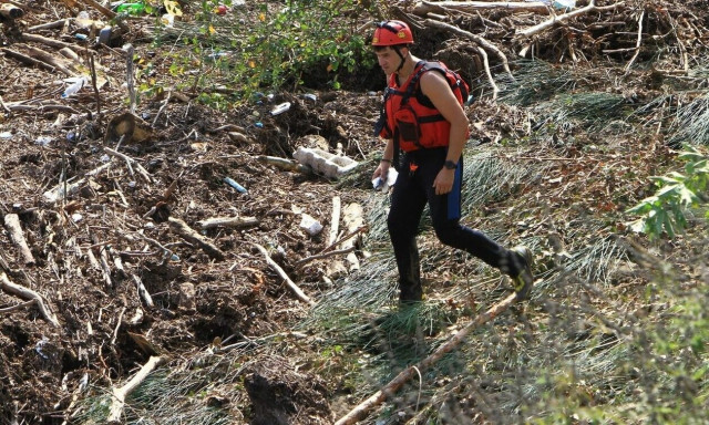 Λάρισα: Κυνηγός αυτοτραυματίστηκε με το όπλο του σε χαράδρα - Τον παρέλαβε ελικόπτερο του ΕΚΣΕΔ