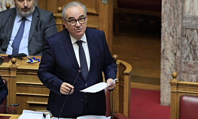 Παπαθανάσης: «Μέσα στον μήνα έρχονται τα προγράμματα για την ενίσχυση των μικρομεσαίων επιχειρήσεων»