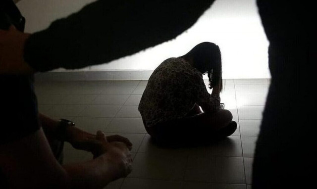 Κολωνός: «Είμαι η κολόνα του σπιτιού, πρέπει να αντέχω», λέει η γιαγιά της 12χρονης