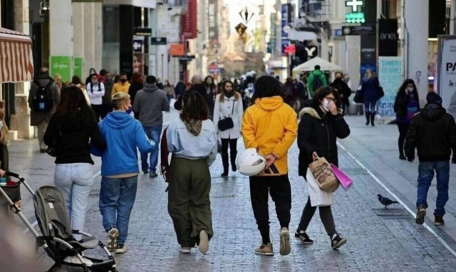 Αυξήσεις μισθών: Τρεις πρωτοβουλίες για τους εργαζόμενους