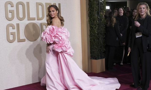 Τζένιφερ Λόπεζ: Χωρίς τον Μπεν Άφλεκ στο «κόκκινο χαλί» - Η άβολη ερώτηση για το γάμο της