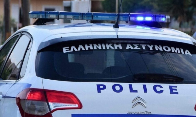 Λαμία: Τετραπέρατη γιαγιά παγίδευσε απατεώνες - Τους έδωσε 30.000 ευρώ σε... παλιόχαρτα