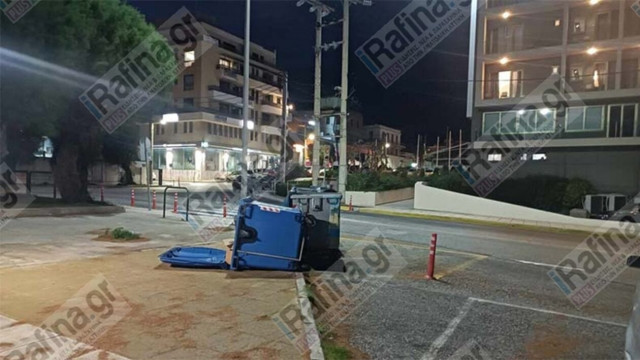 Ραφήνα: Σφοδροί άνεμοι κάνουν... άνω κάτω την πόλη με τα πλοία δεμένα στο λιμάνι